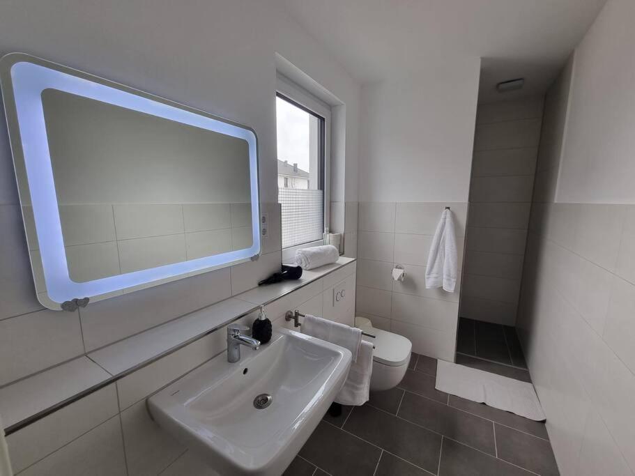 New & Modern Apartment Near Duesseldorf Вілліх Екстер'єр фото